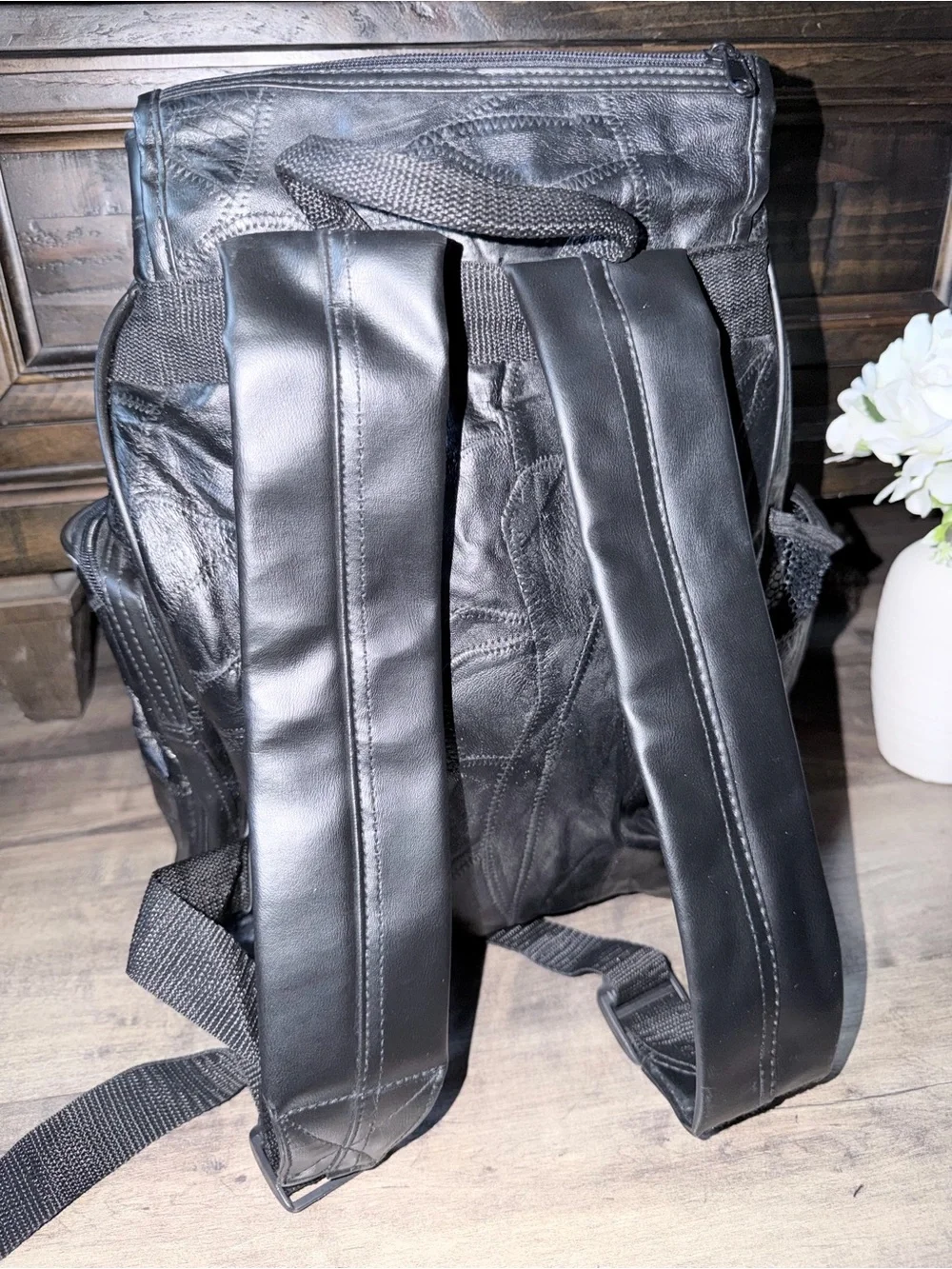 Vintage leather Black Backpack with Buckle Closure